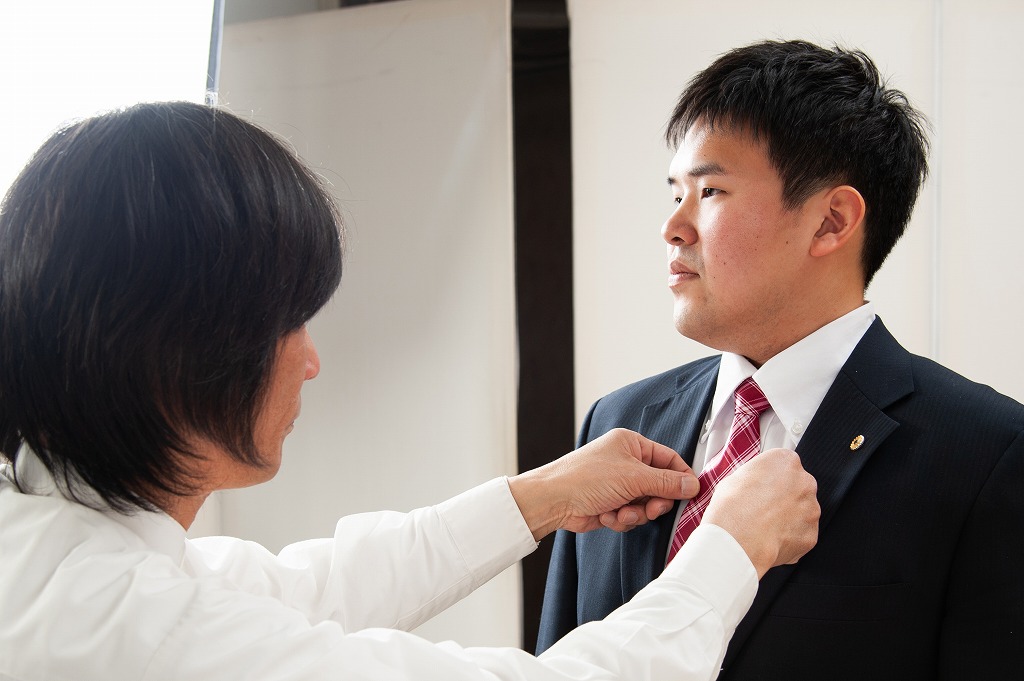 必要に応じてプロのスタイリストが、さらに志望校ごとにぴったりの印象にプロデュースいたします